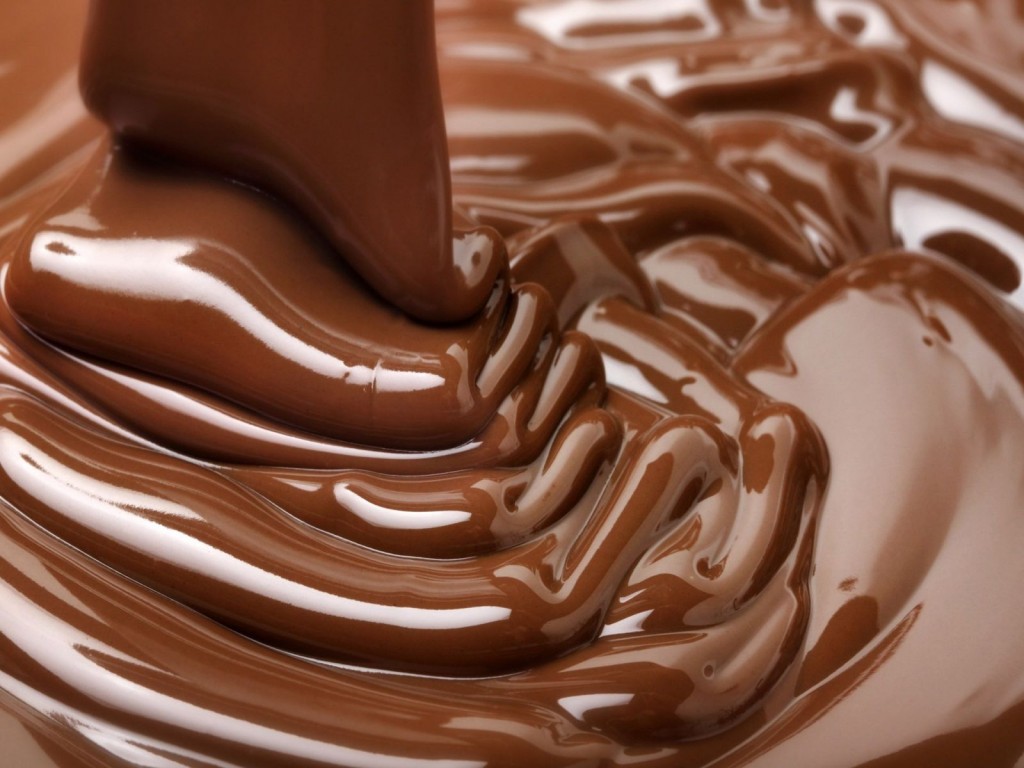 Анализ шоколада. Сахарная глазурь шоколадная. Шоколадный крем. Растопленный шоколад. Шоколадная глазурь фигурки.